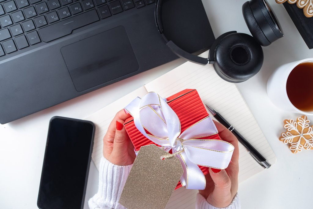 How To Provide Support or Benefits To Your Employees During The Holiday Season?